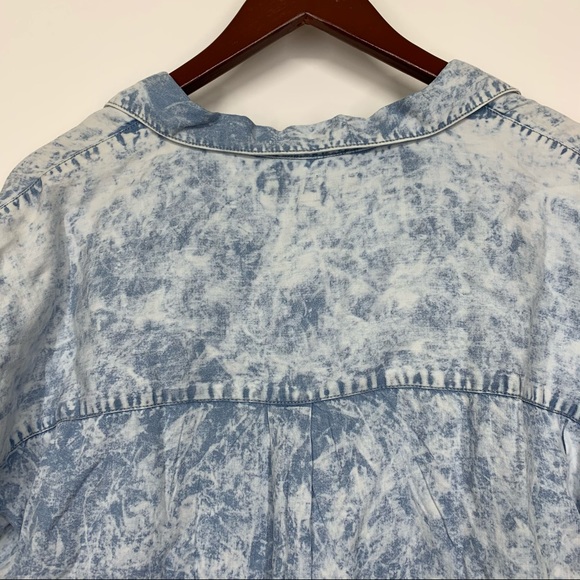 Thread & Supply Retro Acid Wash Blue Cuffed Short Sleeve V-Neck Popover Shirt - Picture 6 of 14